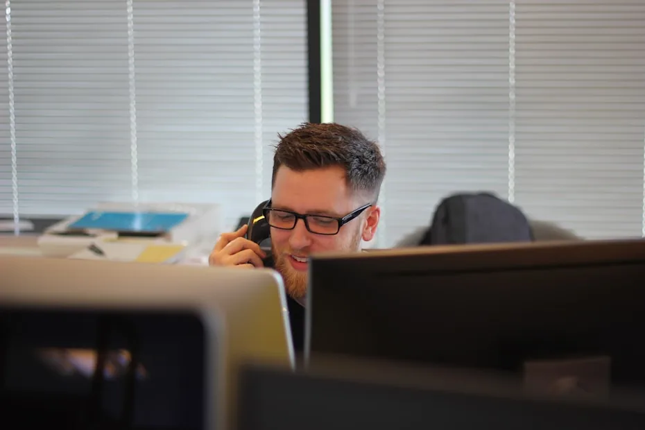 Acts Fleet dispatcher on a service call